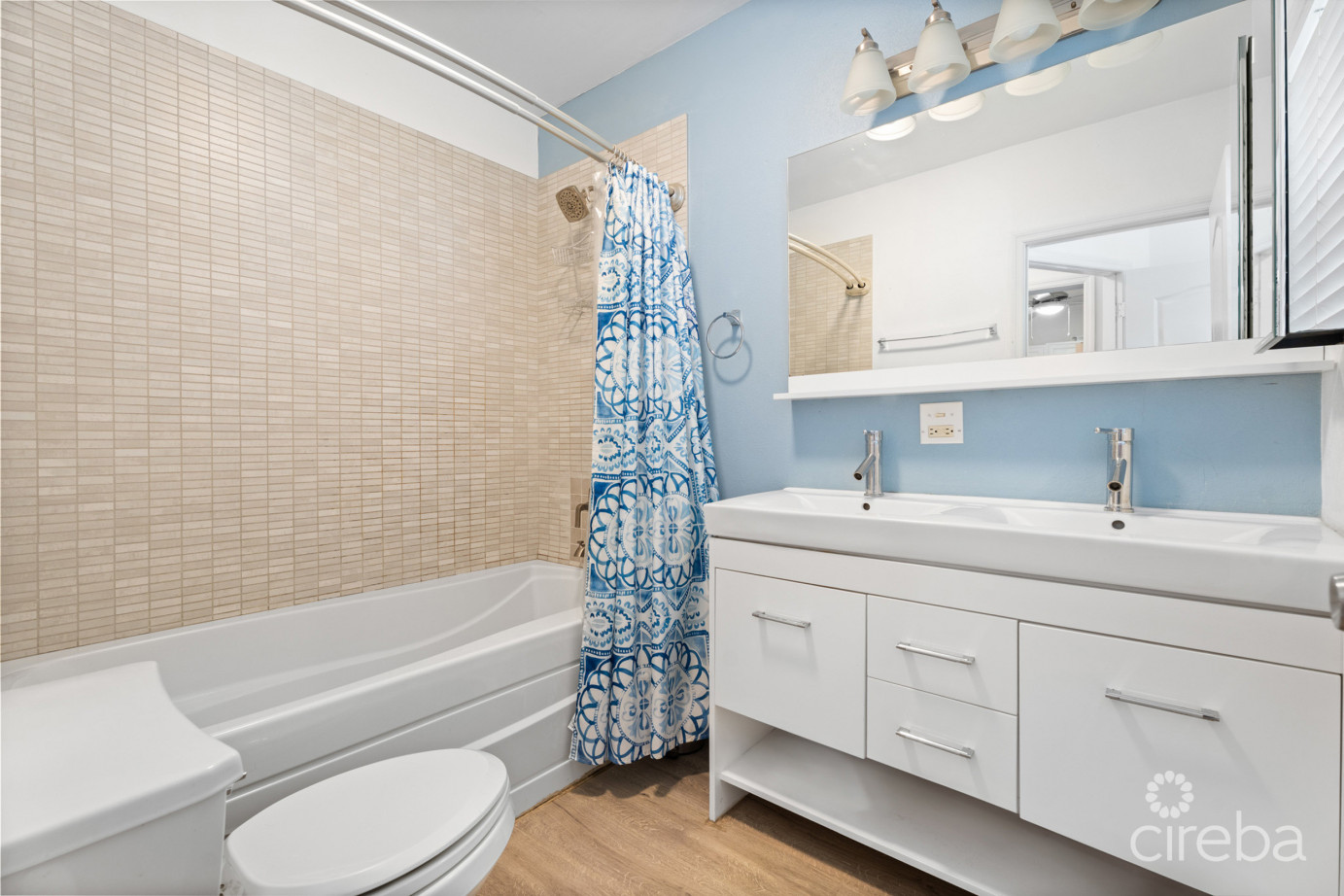 Fountain Court 3 Bed Plus Den