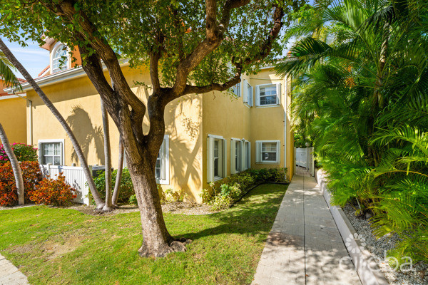 Fountain Court 3 Bed Plus Den