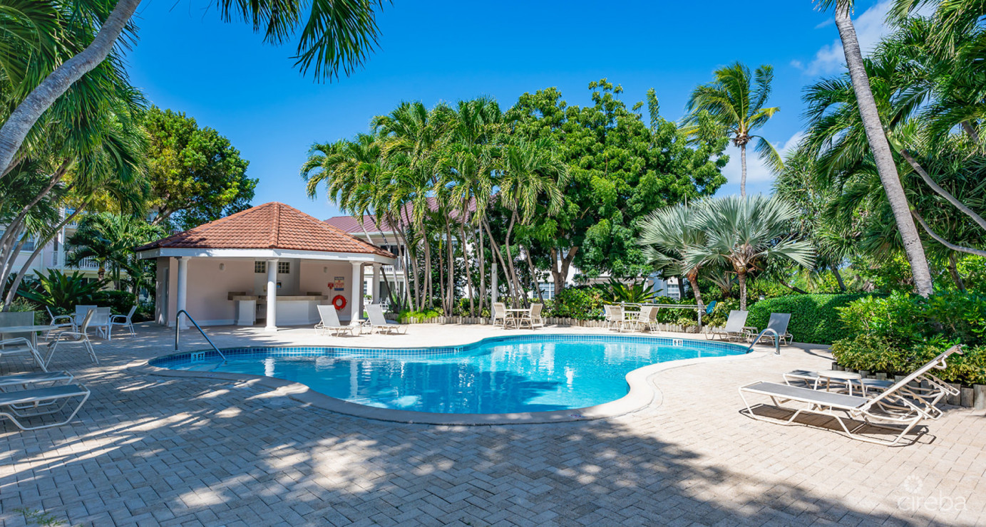 Dual Aspect Waterfront Penthouse At Waterways