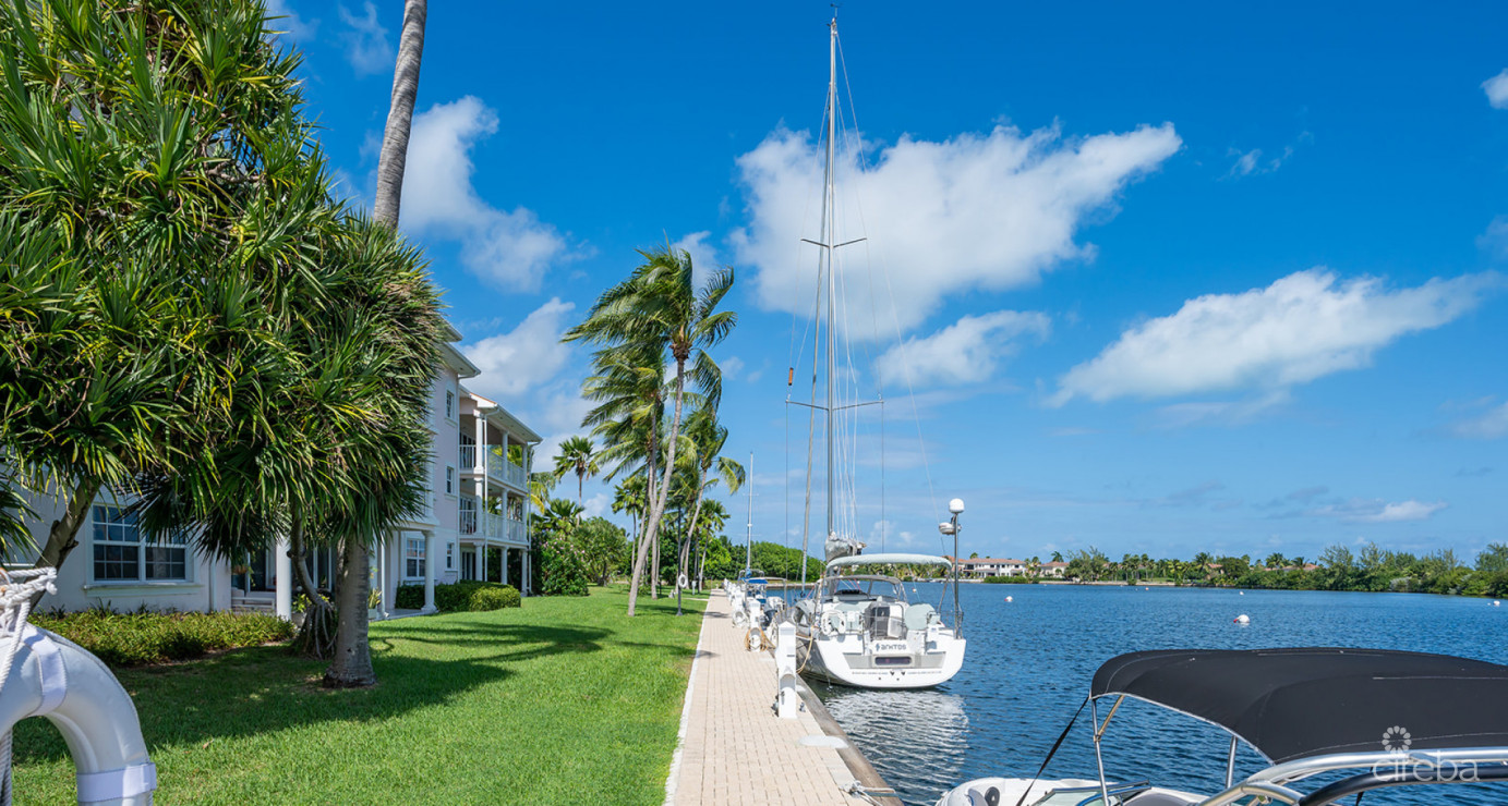 Dual Aspect Waterfront Penthouse At Waterways