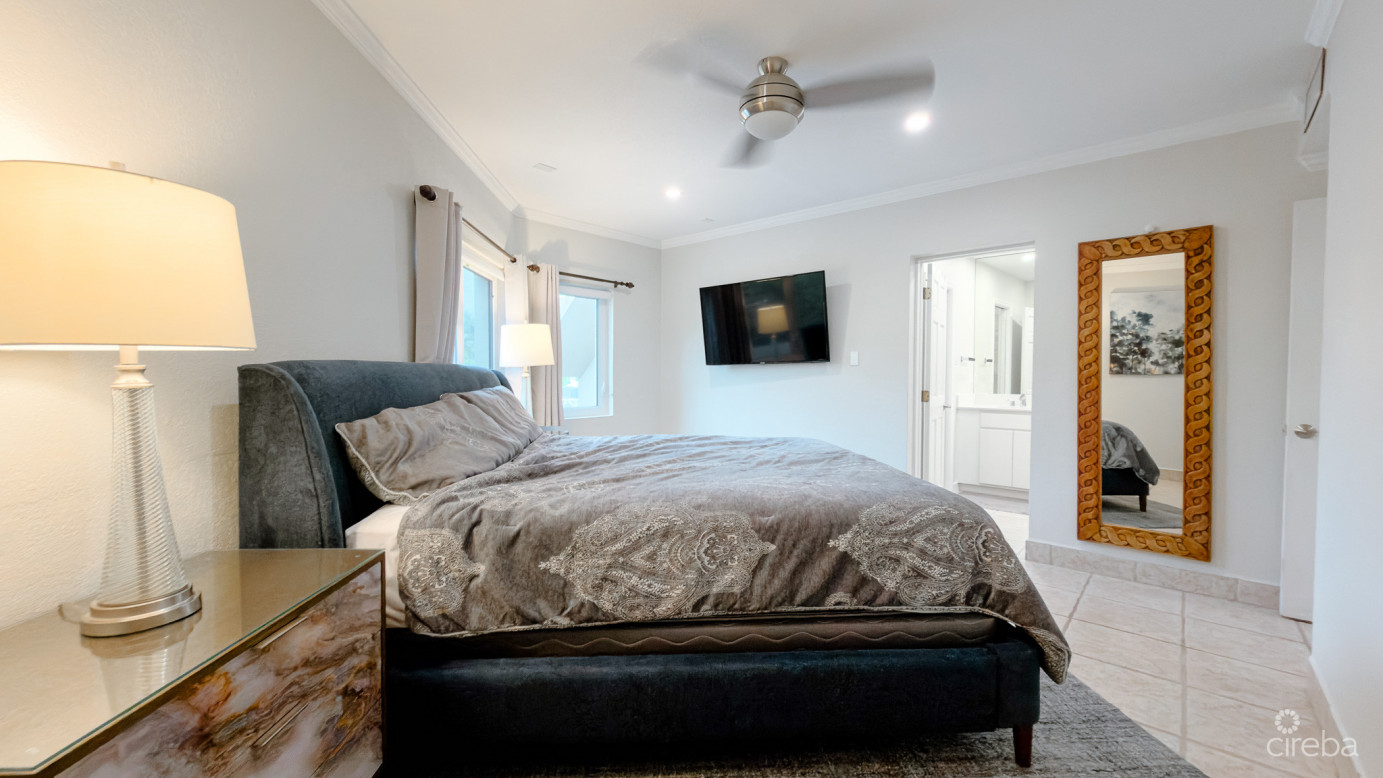 Poinsettia Condo Seven Mile Beach