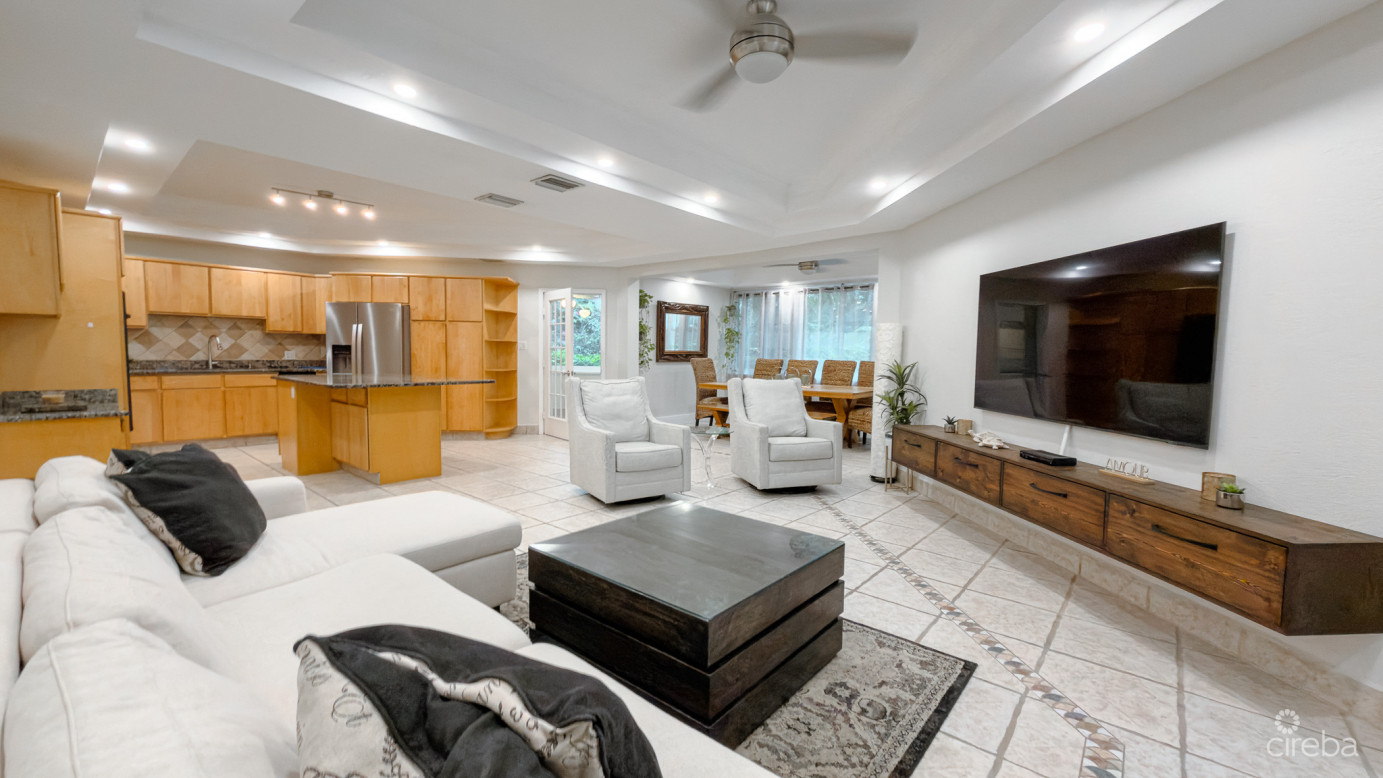 Poinsettia Condo Seven Mile Beach