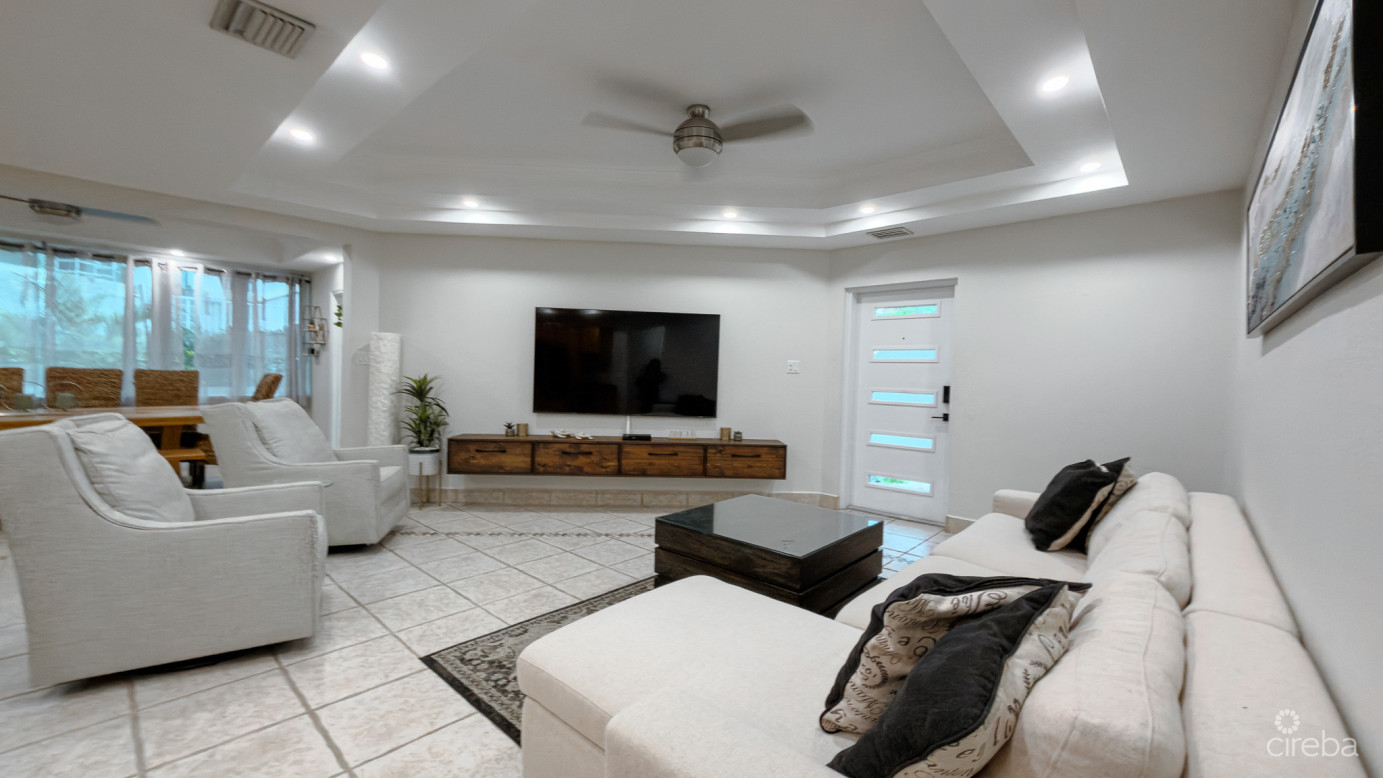 Poinsettia Condo Seven Mile Beach