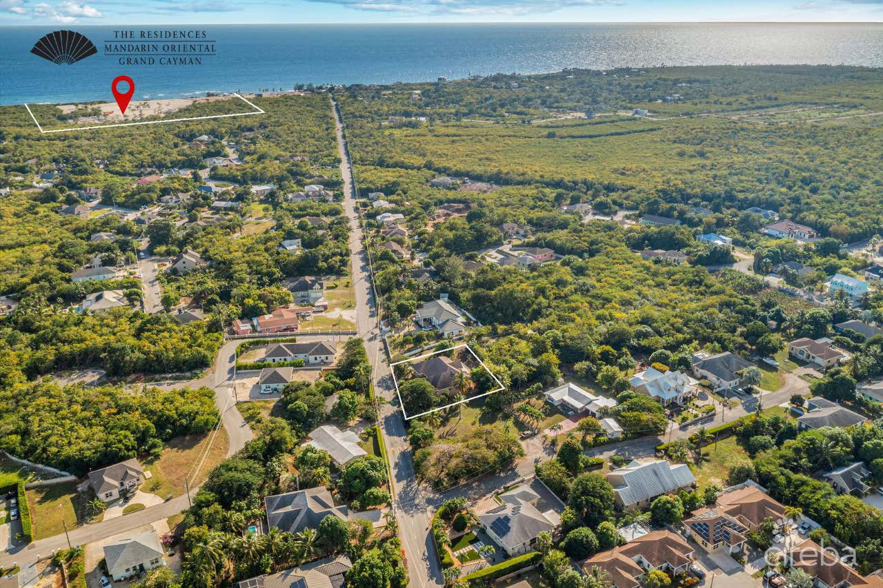 Large 5- Bedroom Home In Beach Bay, Bodden Town