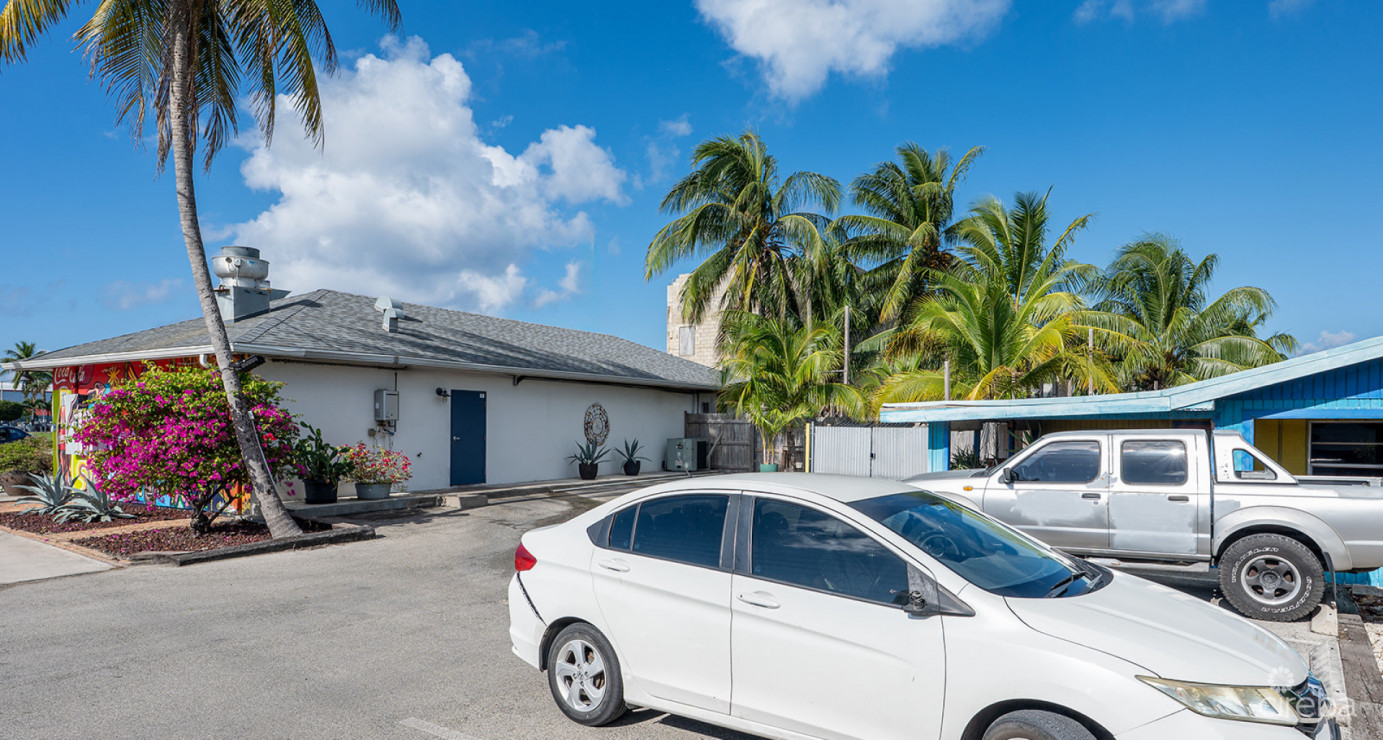 Prime Restaurant Building On Bypass - Fully Fitted And Ready To Trade