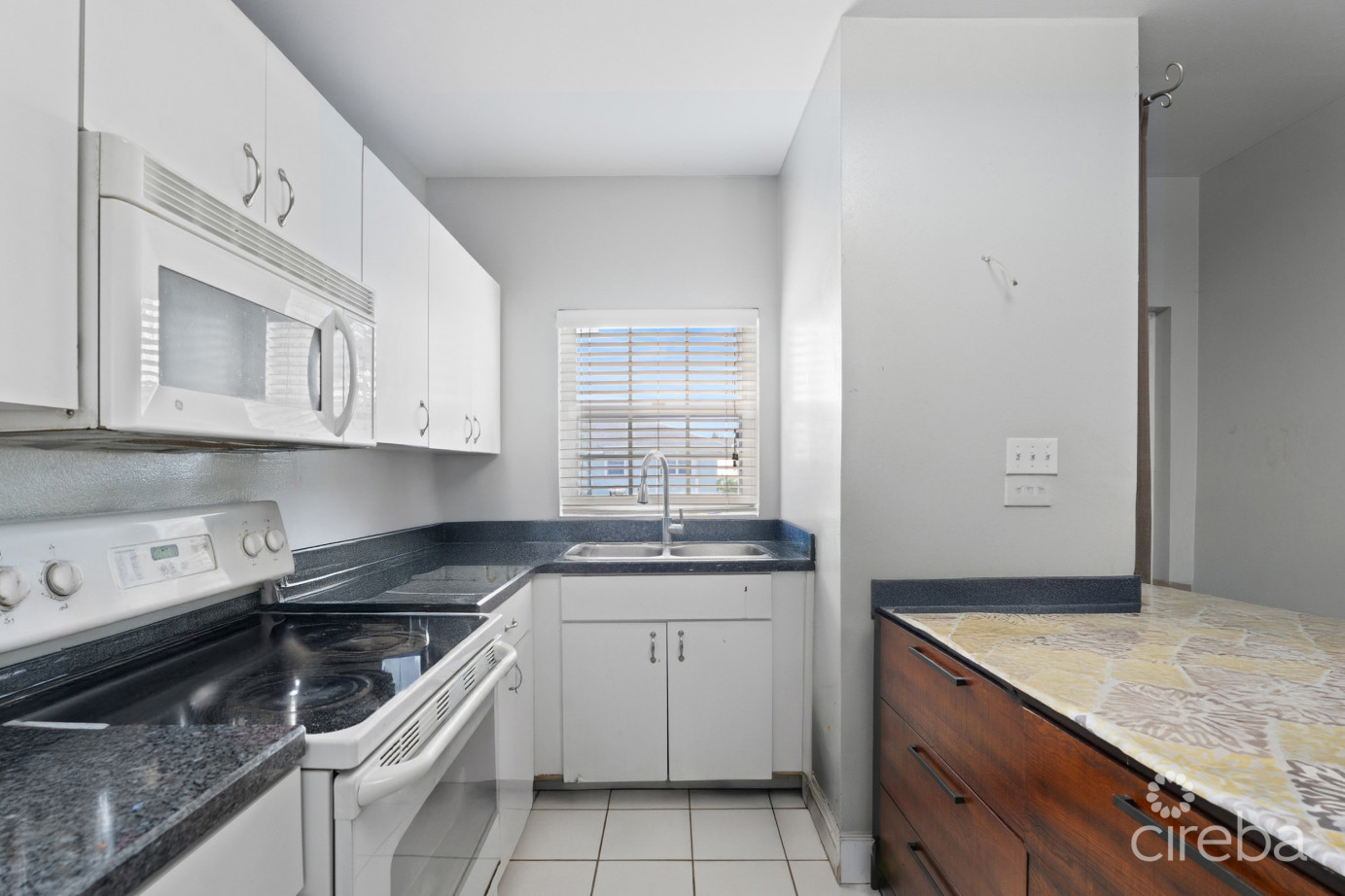 Silver Oaks Condo - 2 Bed, 2 Bath . Second Floor