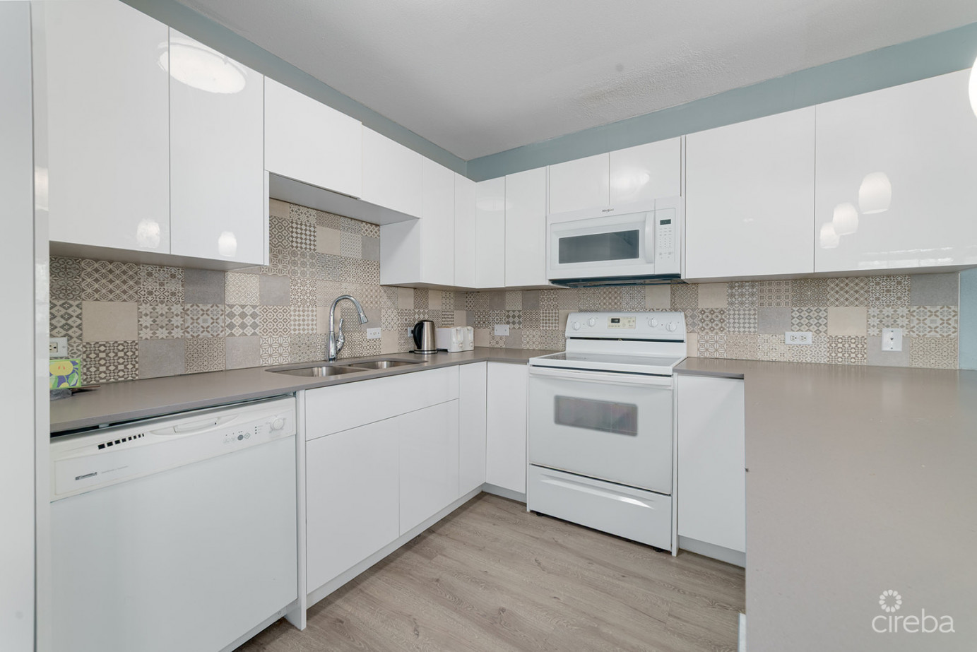 Palm Springs Spacious One Bed - Rare Find