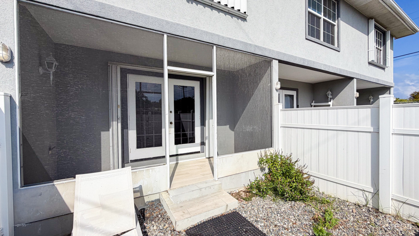 Meadows 2 Bed Townhouse West Bay