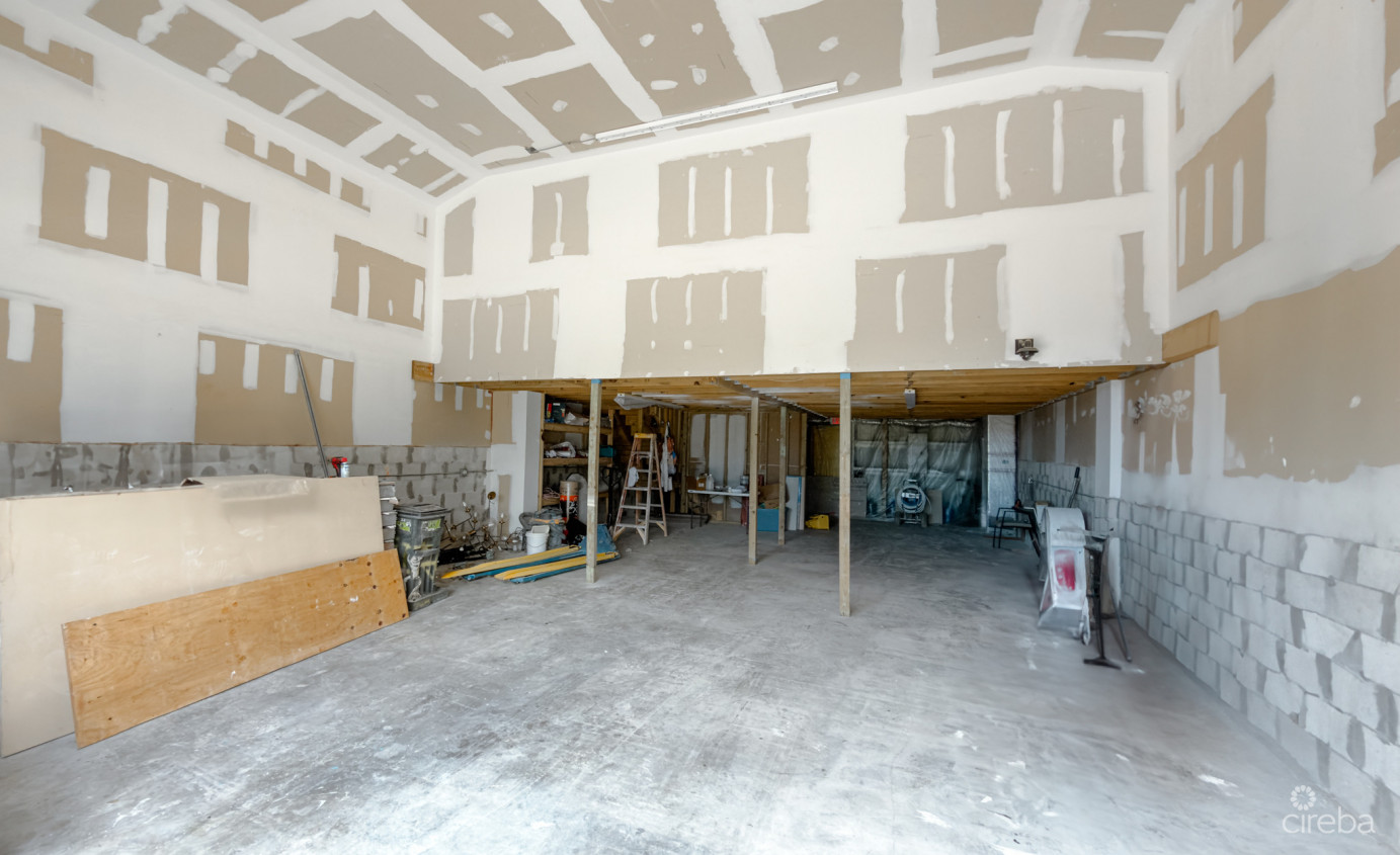 Baracadere Warehouse And Office