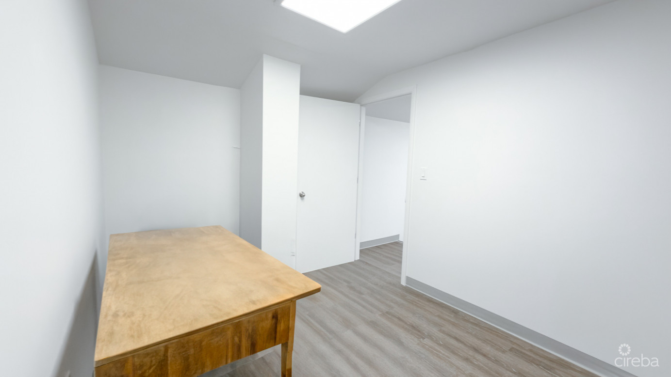 Baracadere Warehouse And Office