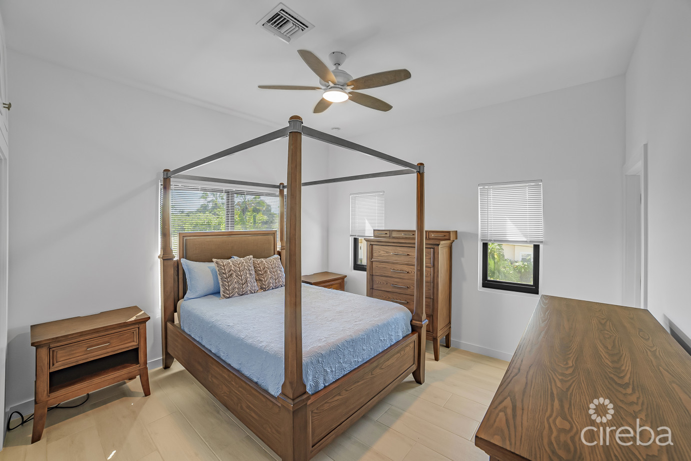 Spacious Modern 4br W/ En-suites & Bonus Room - Gated Community