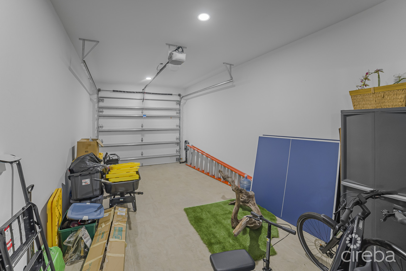 Spacious Modern 4br W/ En-suites & Bonus Room - Gated Community