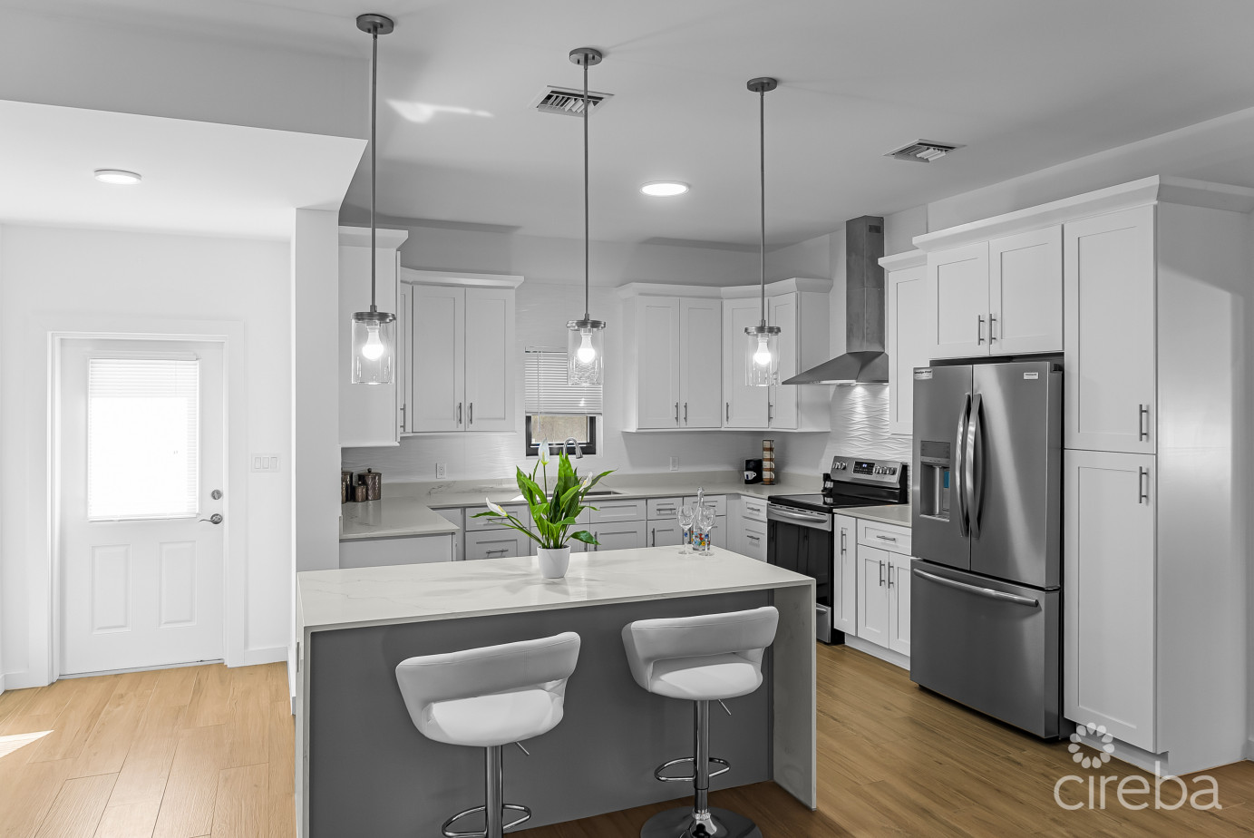 Spacious Modern 4br W/ En-suites & Bonus Room - Gated Community