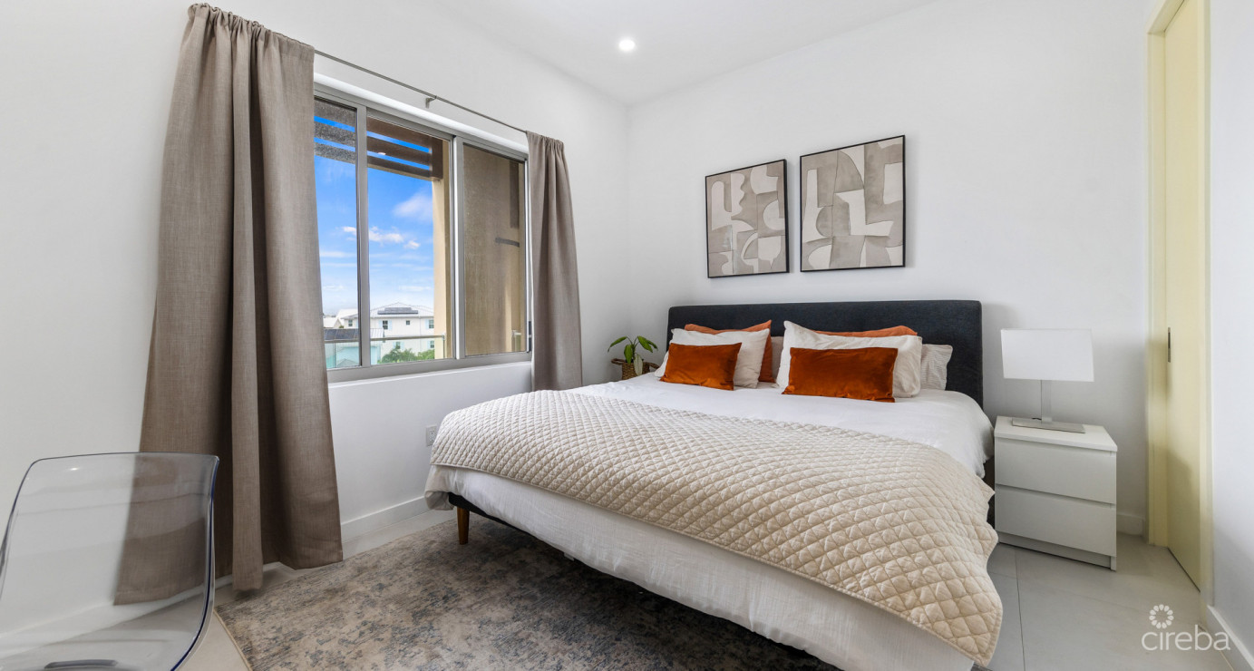 Rare Find At Harbour Walk: One Of Only Two Oversized 1-bed + Den With Exclusive Perks