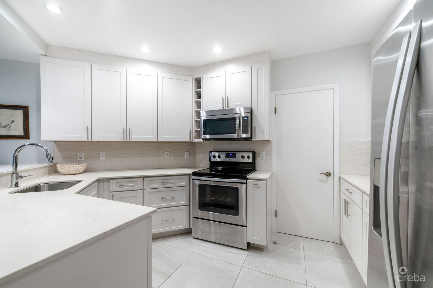 Britannia Lions Court 322, Seven Mile Beach Corridor