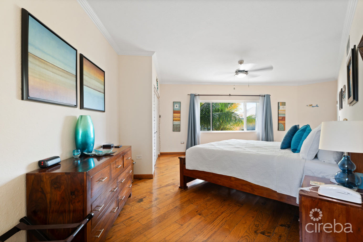 The Retreat 12, Rum Point Condo With Beach View