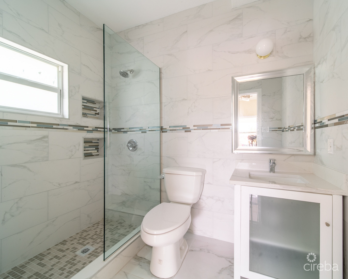 Lovely  Family Home - Lookout Gardens