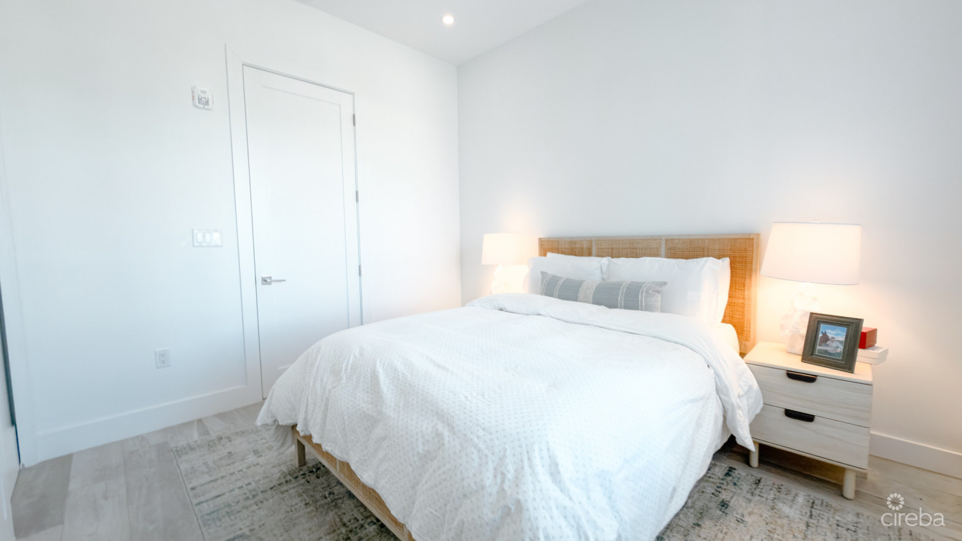 Aura Townhouse 2 Bed Plus Den