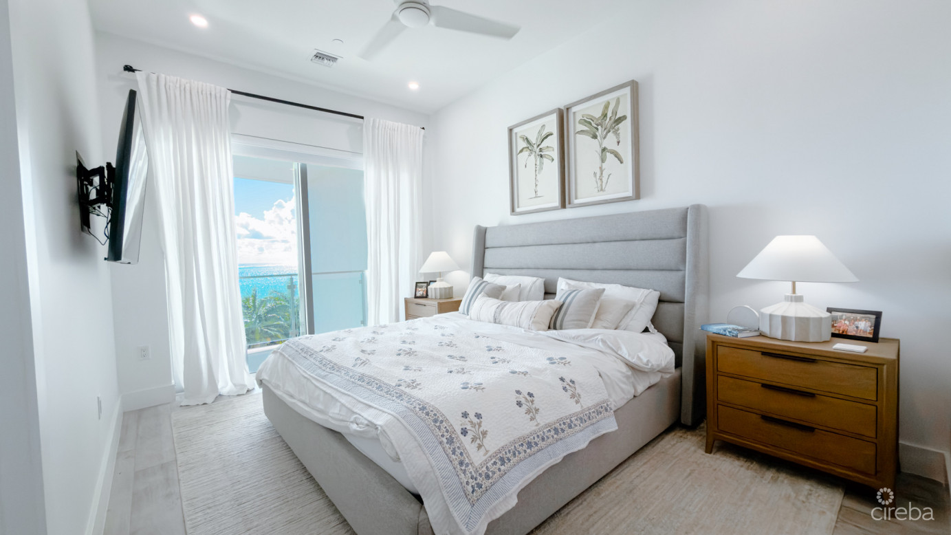 Aura Townhouse 2 Bed Plus Den