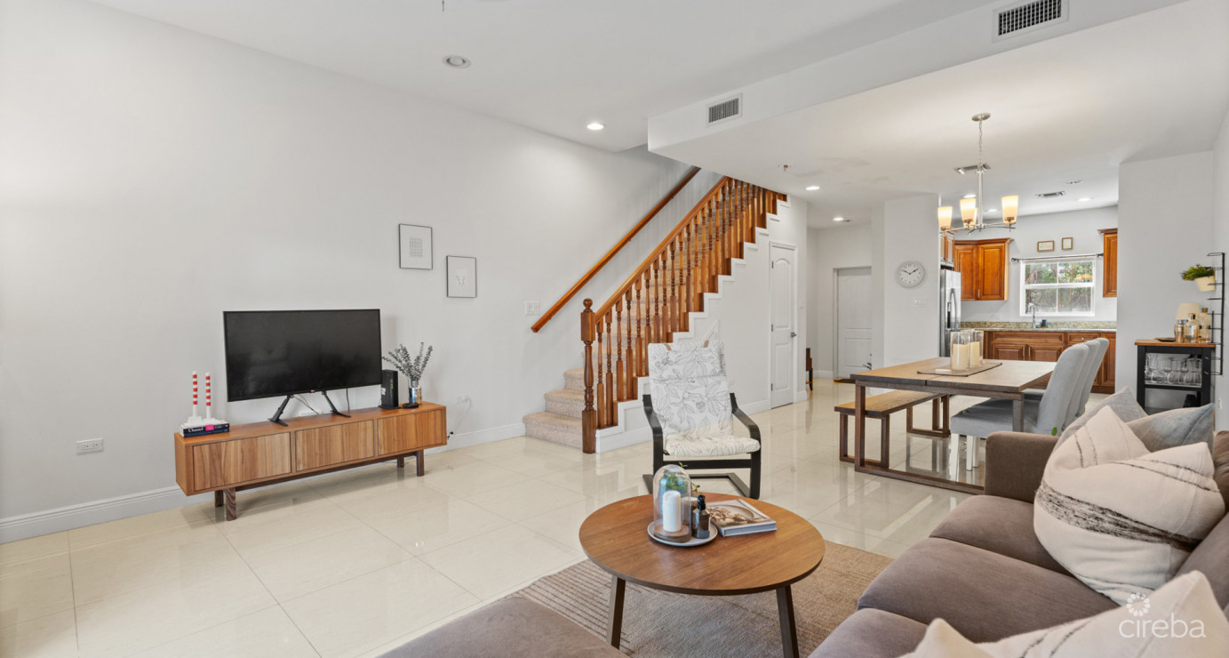 17 Snug Harbour Villas  Fantastic 2-bed/ 2.5 Bath In Highly Sought-after Complex