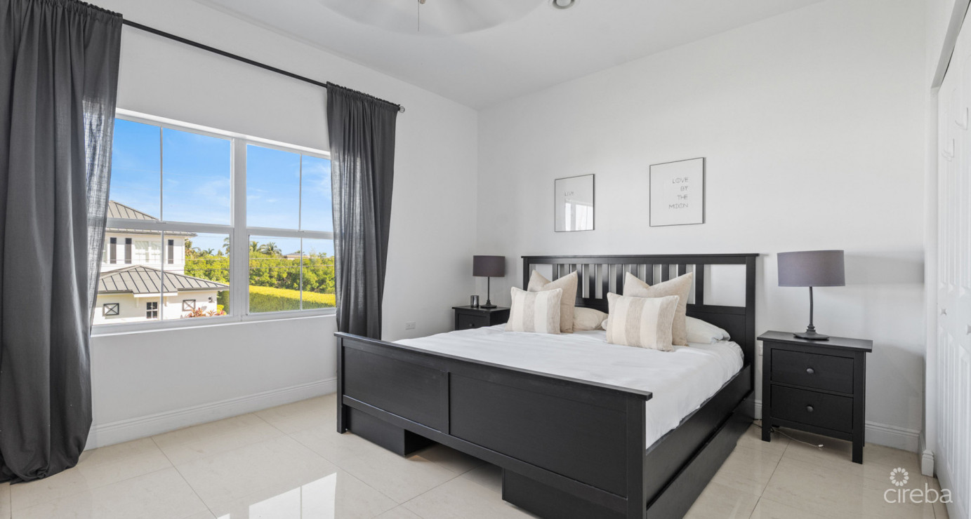 17 Snug Harbour Villas  Fantastic 2-bed/ 2.5 Bath In Highly Sought-after Complex