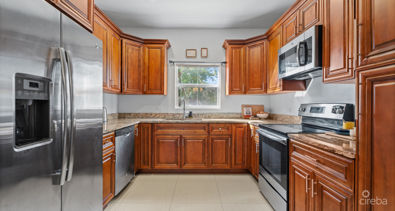 17 Snug Harbour Villas  Fantastic 2-bed/ 2.5 Bath In Highly Sought-after Complex