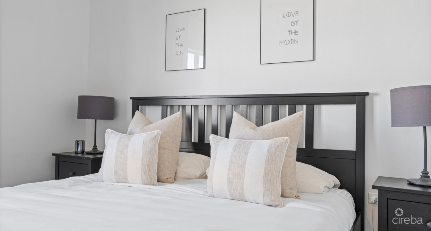 17 Snug Harbour Villas  Fantastic 2-bed/ 2.5 Bath In Highly Sought-after Complex