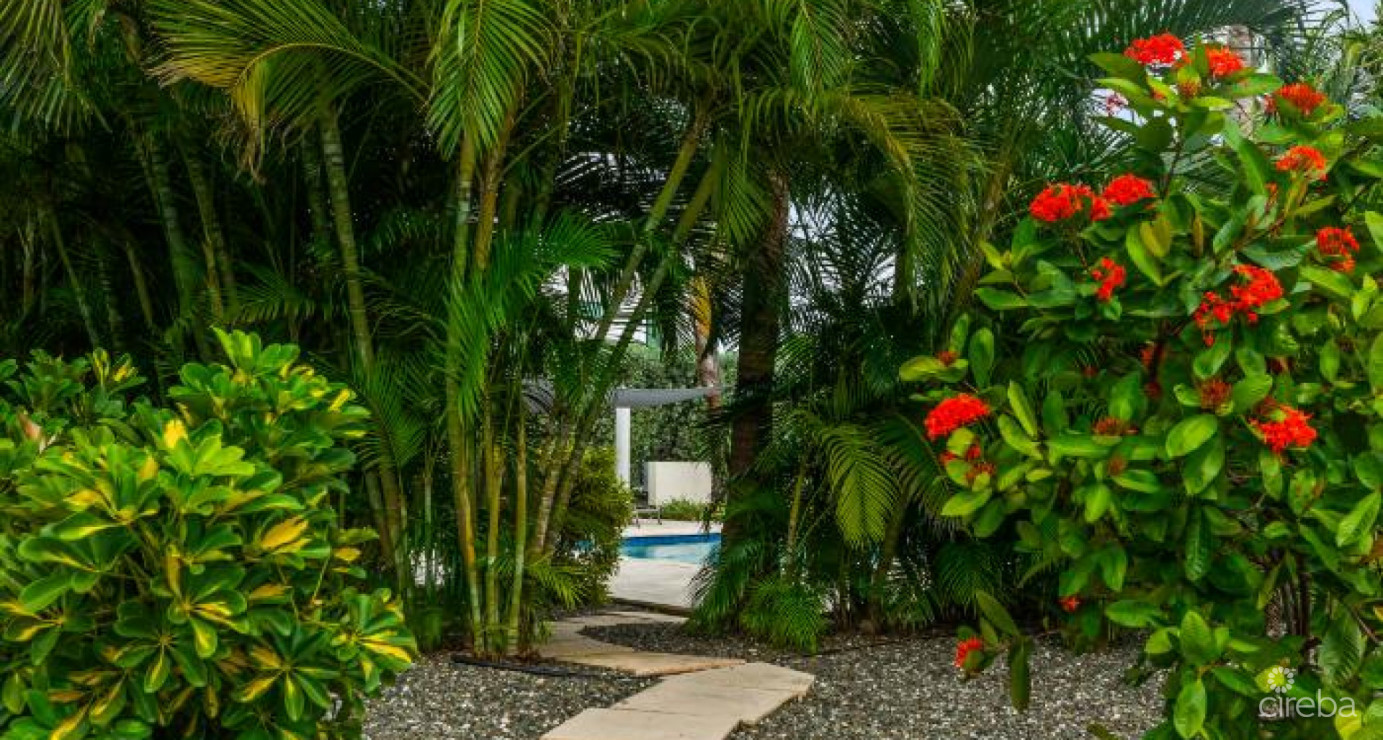 17 Snug Harbour Villas  Fantastic 2-bed/ 2.5 Bath In Highly Sought-after Complex