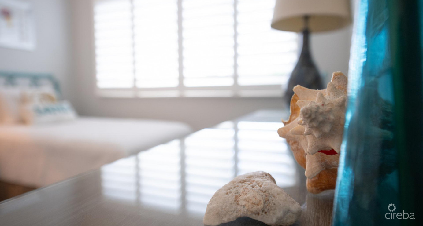 Crescent Point Unit #14  Seven Mile Beach