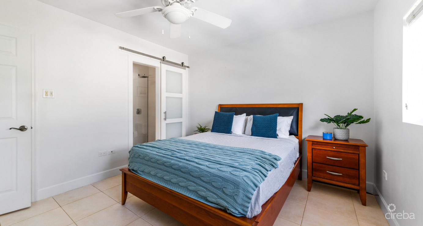 10 Sawgrass  Lovely 2-bed/ 2.5-bath Townhome In Low-density, Family-friendly Setting