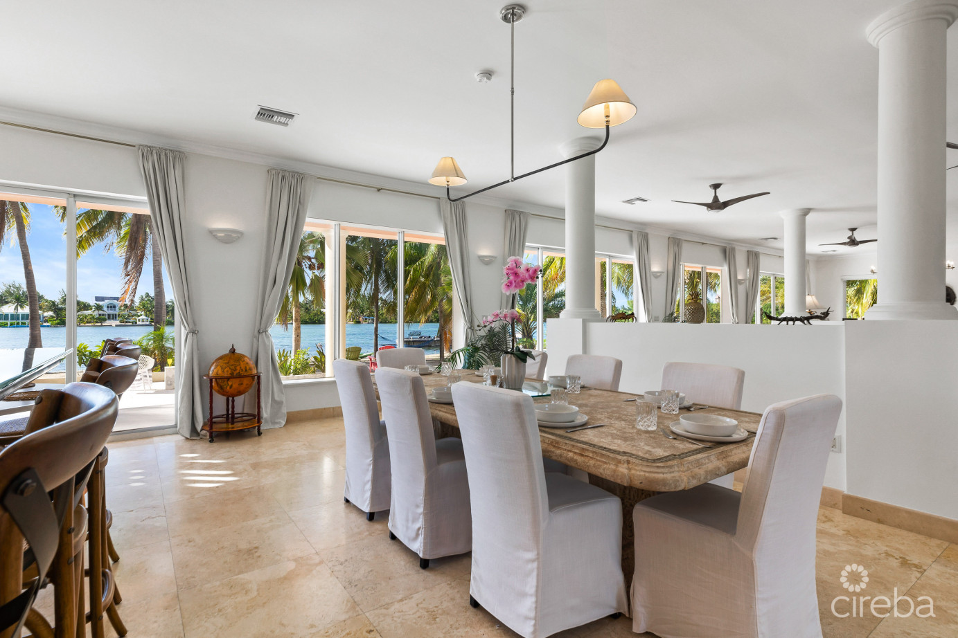 Pieces Of Eight - Rare 200 Ft Beachfront Estate, Cayman Kai / Rum Point