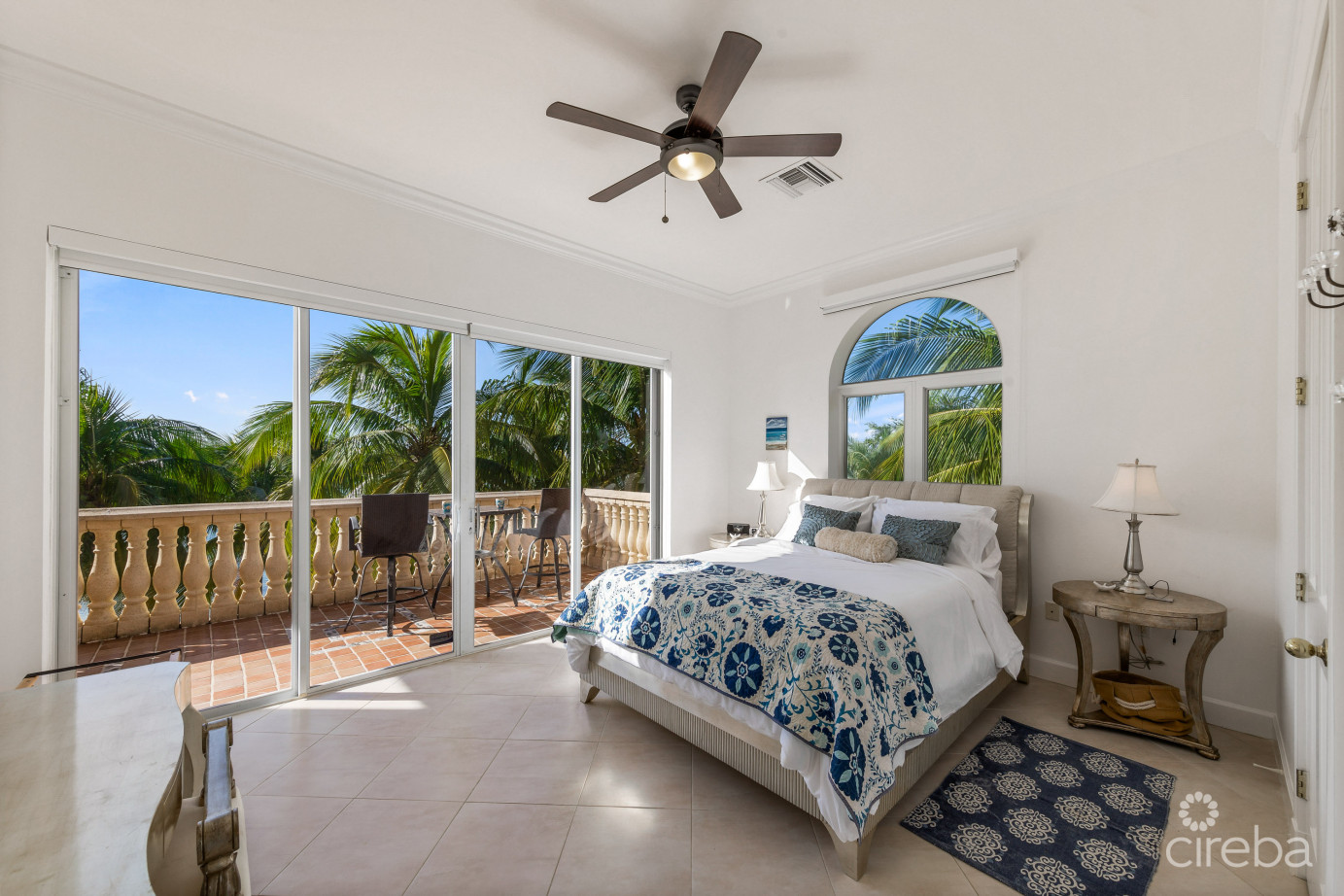 Pieces Of Eight - Rare 200 Ft Beachfront Estate, Cayman Kai / Rum Point