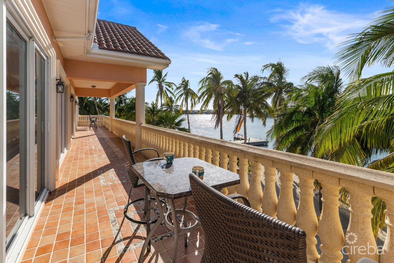 Pieces Of Eight - Rare 200 Ft Beachfront Estate, Cayman Kai / Rum Point