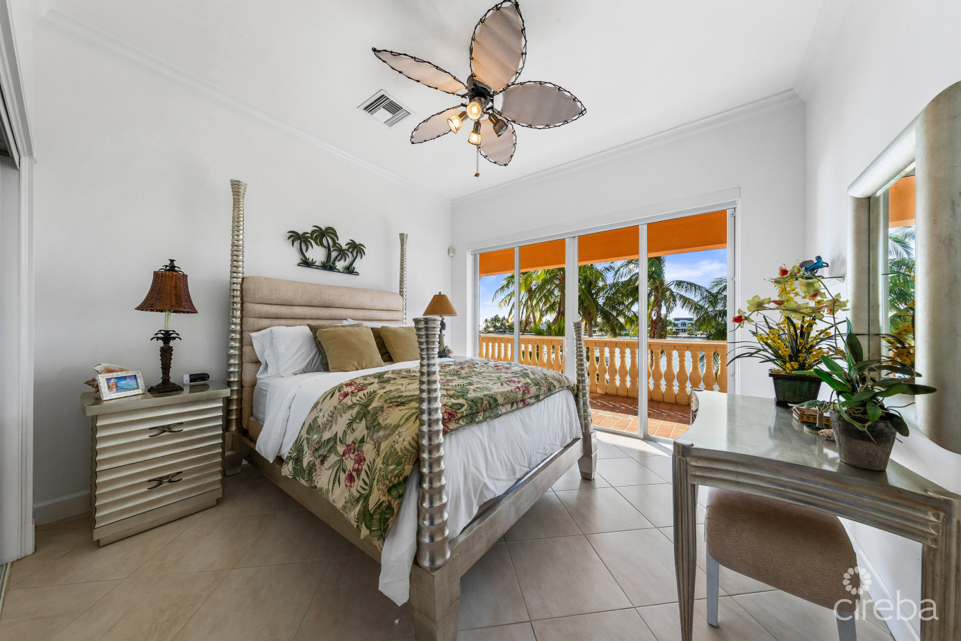 Pieces Of Eight - Rare 200 Ft Beachfront Estate, Cayman Kai / Rum Point