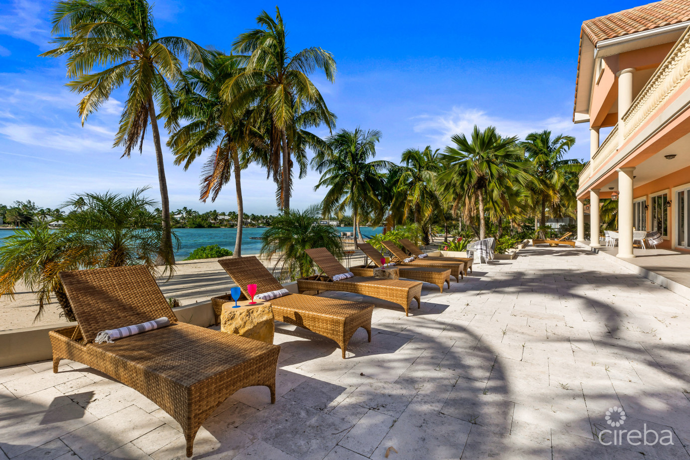 Pieces Of Eight - Rare 200 Ft Beachfront Estate, Cayman Kai / Rum Point