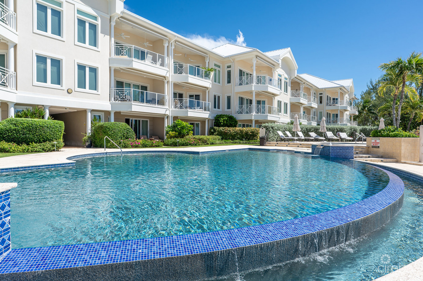 The Pinnacle Villa 30 & Garage