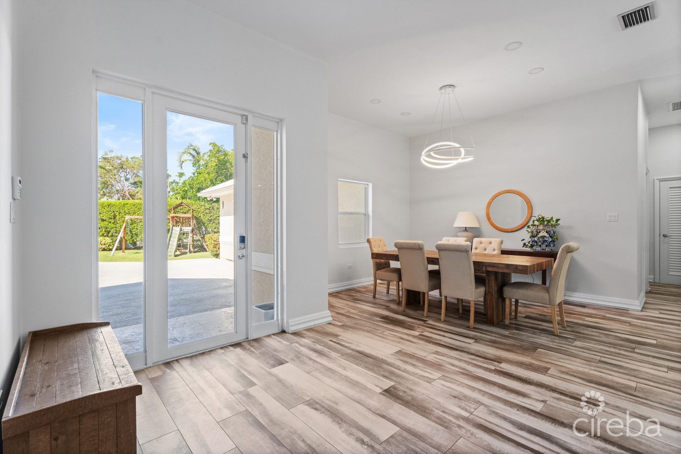 Jacaranda Court 35, South Sound Home