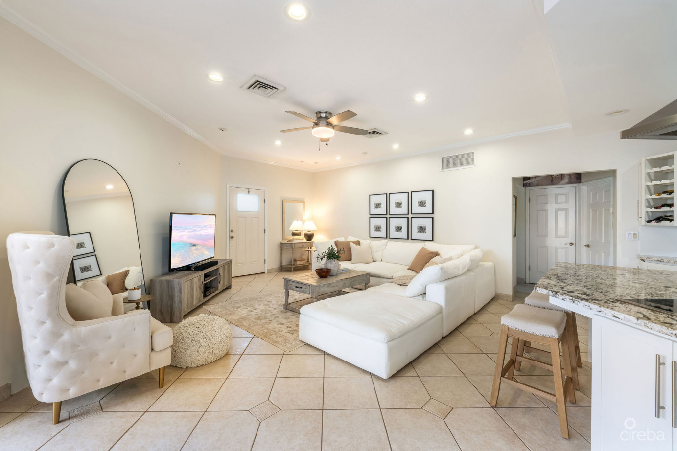 Poinsettia Penthouse B7, Seven Mile Corridor