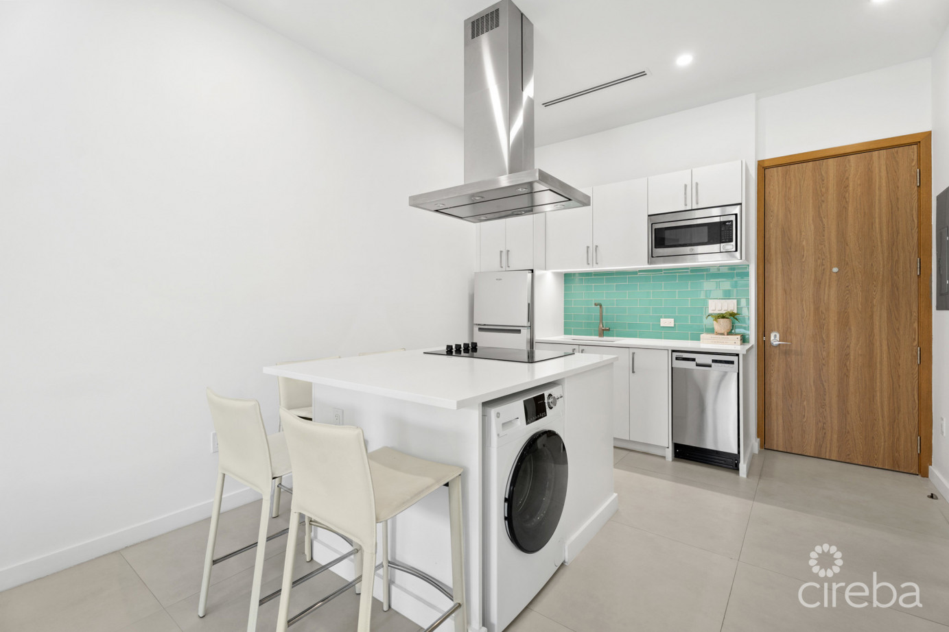 Harbour Walk 202  1 Bed + Den  Corner Unit