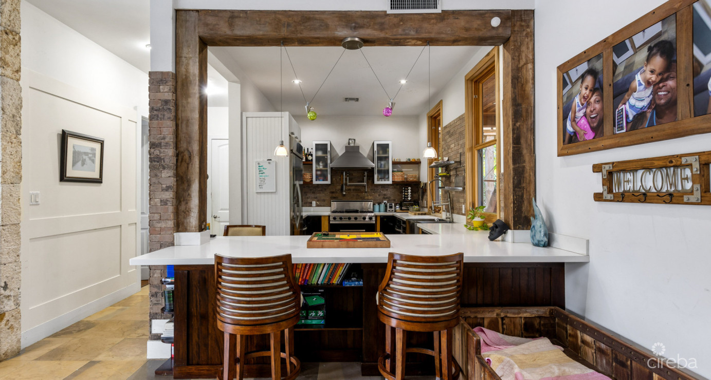 Savannah 3 Bed/3.5 Bath Charming Cottage Home With Income Producing Unit