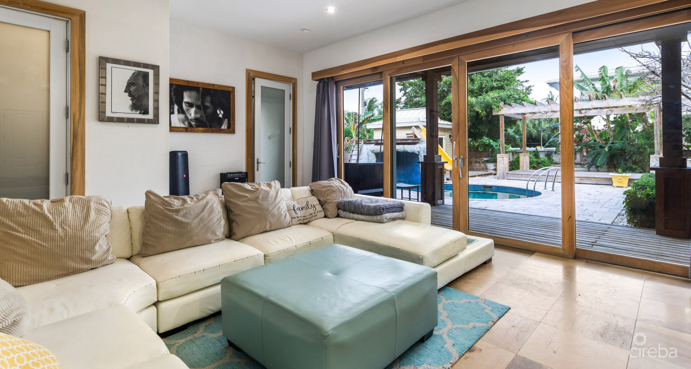 Savannah 3 Bed/3.5 Bath Charming Cottage Home With Income Producing Unit