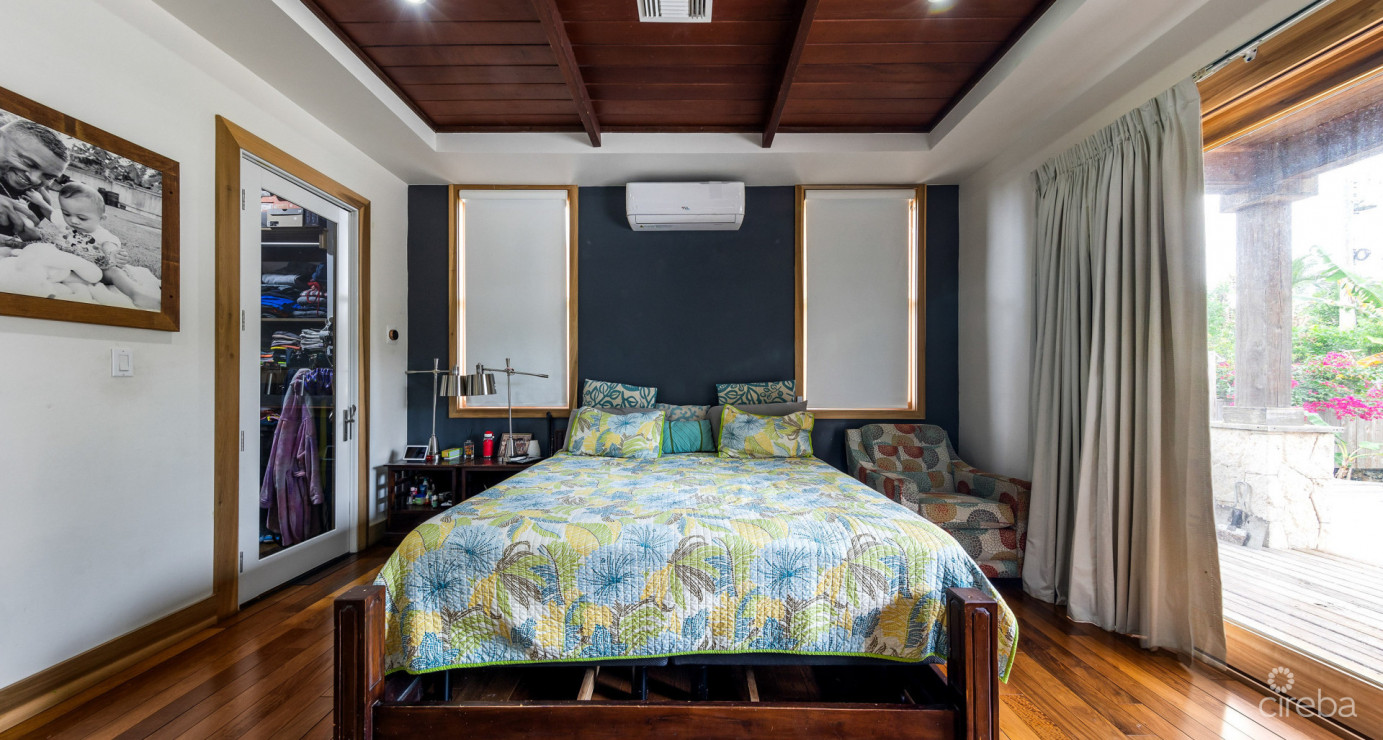 Savannah 3 Bed/3.5 Bath Charming Cottage Home With Income Producing Unit