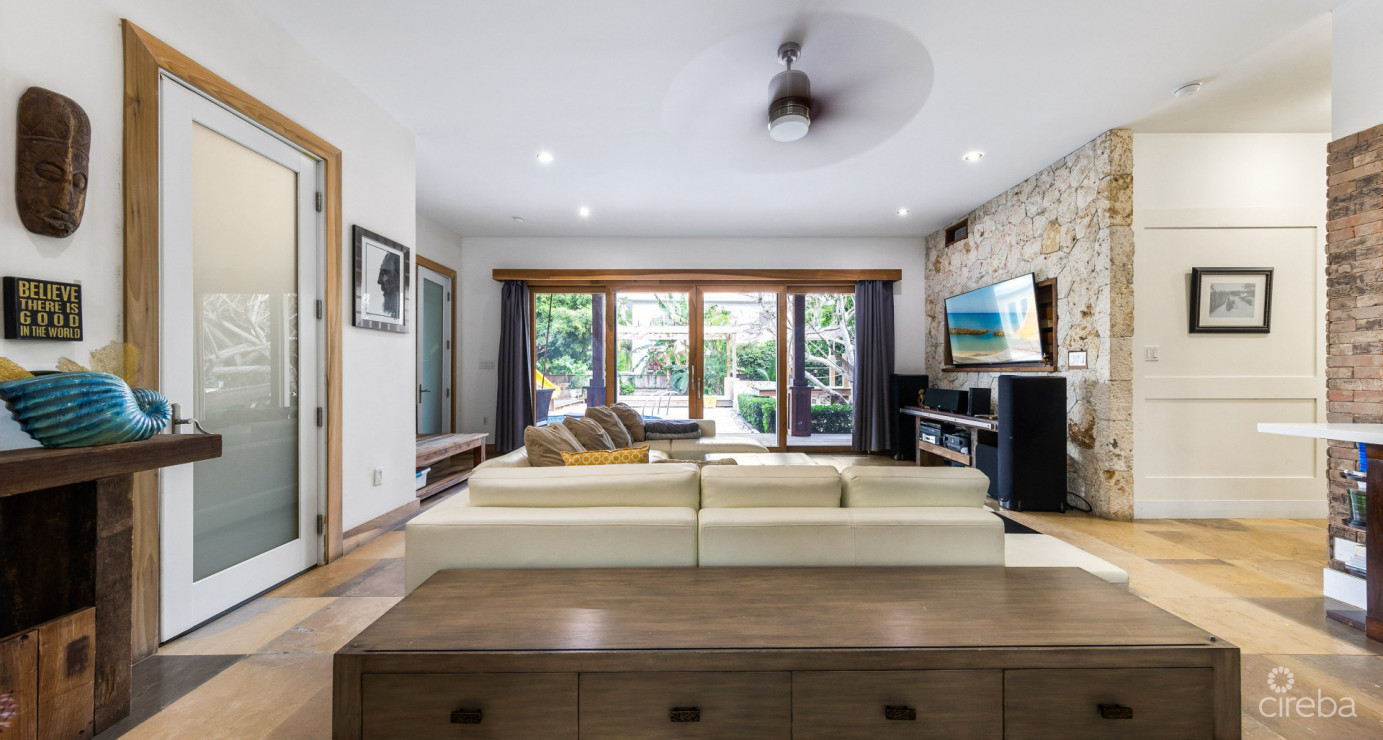 Savannah 3 Bed/3.5 Bath Charming Cottage Home With Income Producing Unit