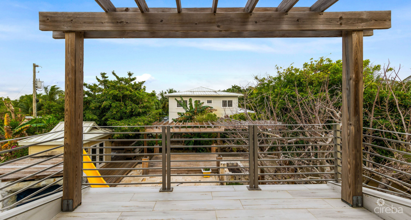 Savannah 3 Bed/3.5 Bath Charming Cottage Home With Income Producing Unit