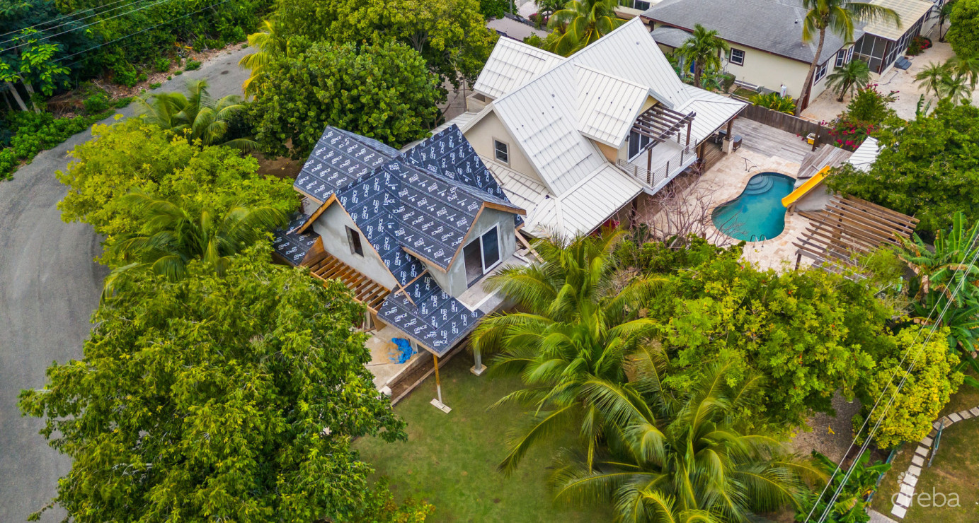 Savannah 3 Bed/3.5 Bath Charming Cottage Home With Income Producing Unit