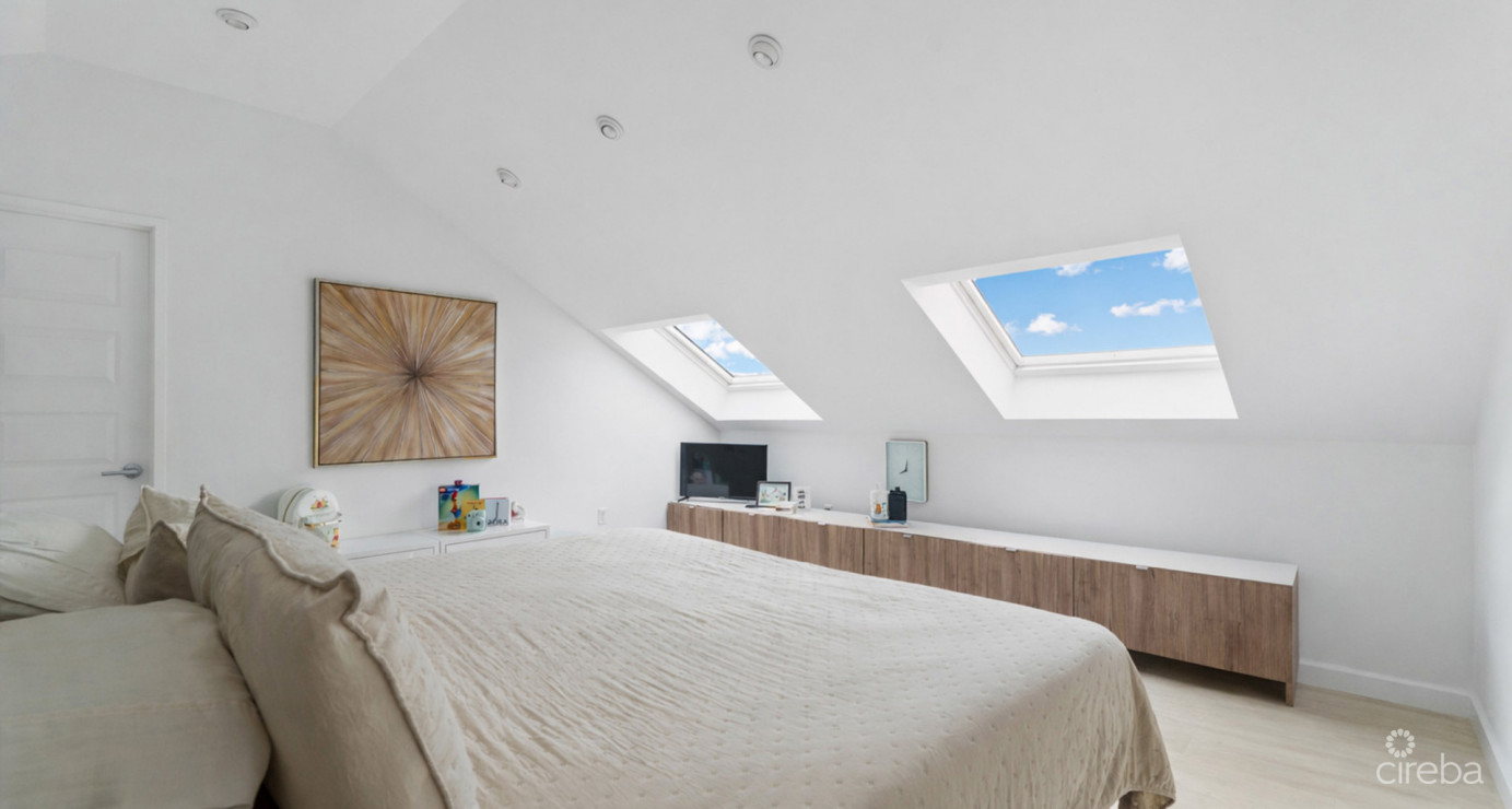 Old Prospect Groves #13 (stunning 3 Bed, 3 Bath W/ Den Beachfront Residence)