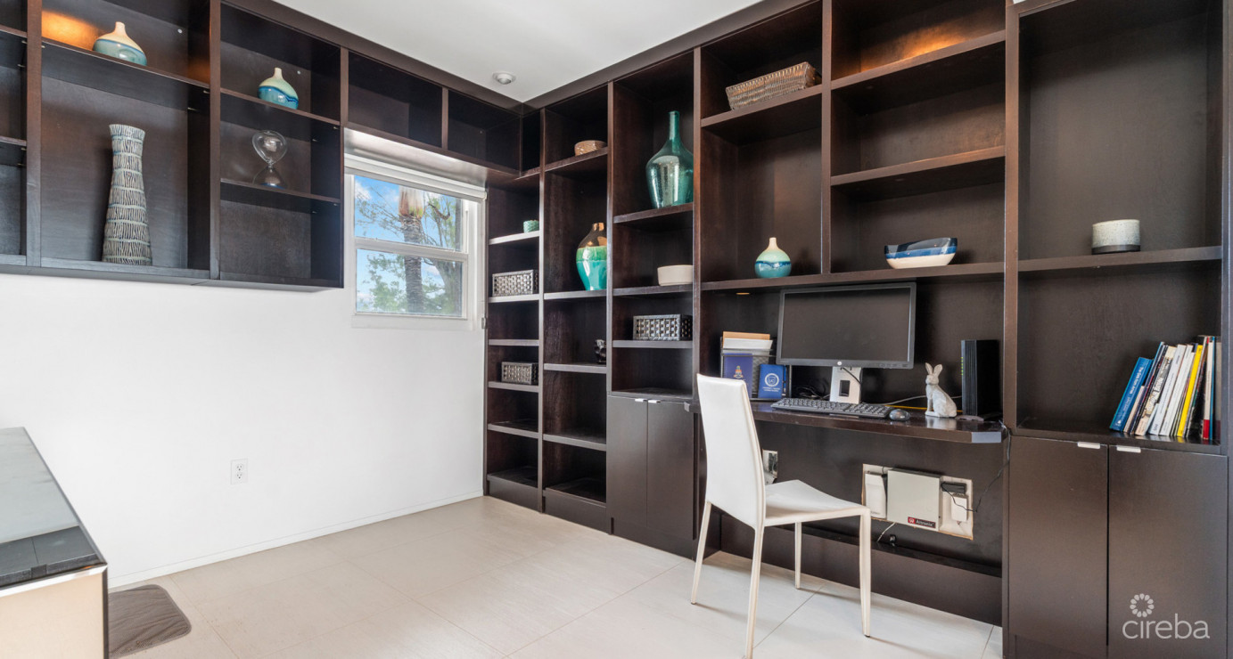 Old Prospect Groves #13 (stunning 3 Bed, 3 Bath W/ Den Beachfront Residence)