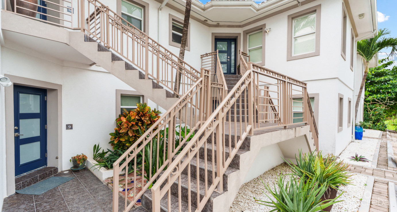 Old Prospect Groves #13 (stunning 3 Bed, 3 Bath W/ Den Beachfront Residence)