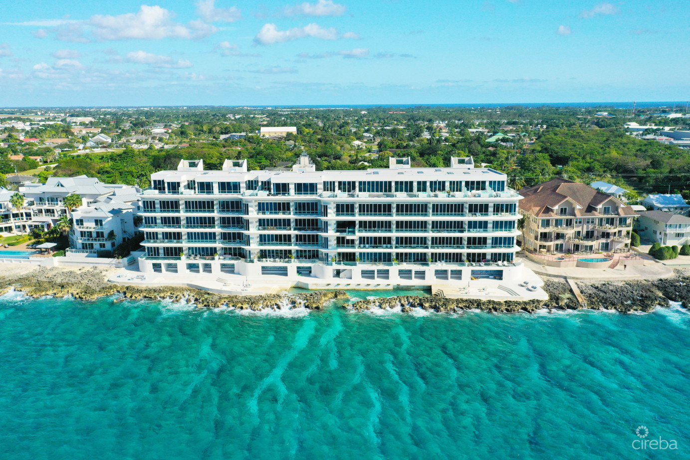 Fin Residence 9 - Corner Ocean Front Unit With Exceptional Amenities