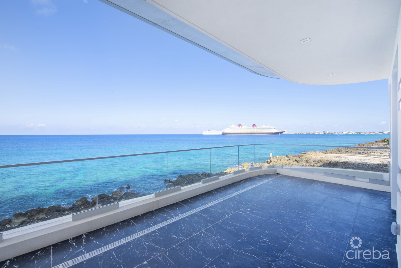 Fin Residence 9 - Corner Ocean Front Unit With Exceptional Amenities